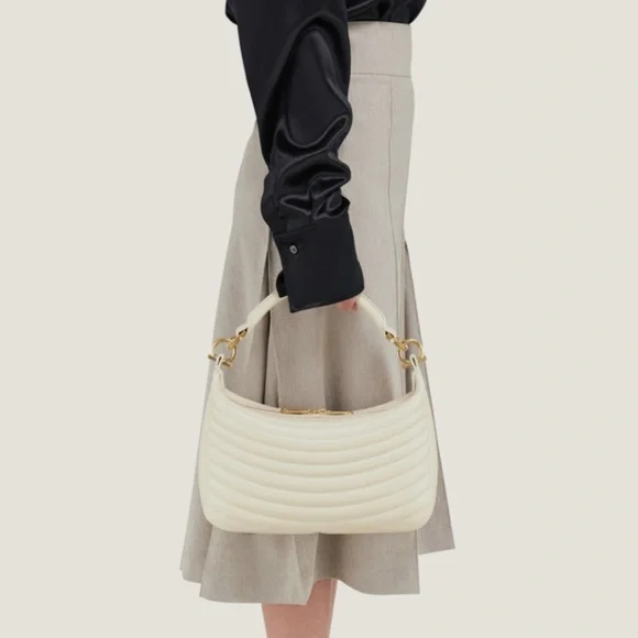 Ferragamo Quilted Bag - NEW - Picture 2 of 11